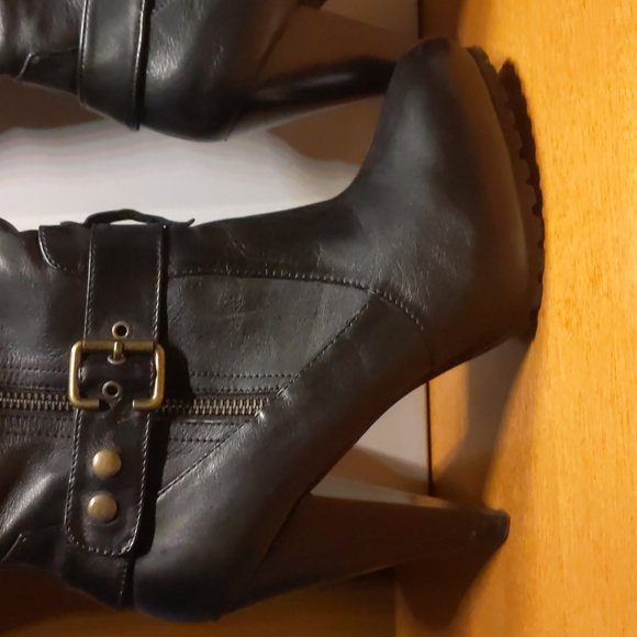 Aldo Seigle black leather and shearling heeled boot - Picture 2 of 16